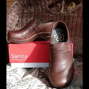 Sanita clogs