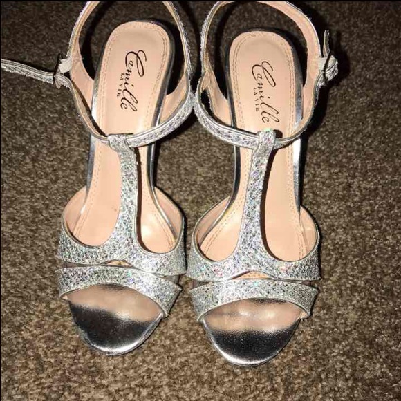 Low heel sandal