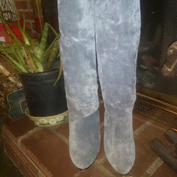 Suede boots