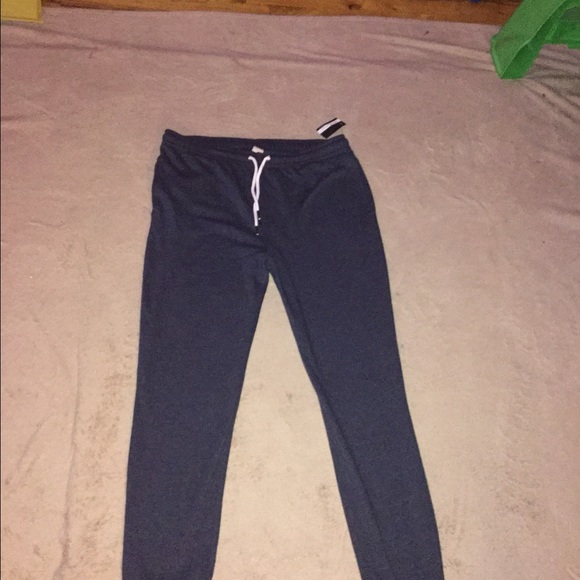 MEN'S NOT SO BASIC PANTS. SIZE XL