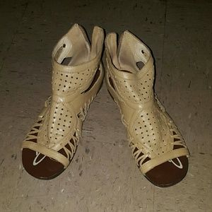 Gorgeous Boutique 9 Leather Zip Back Sandals 7