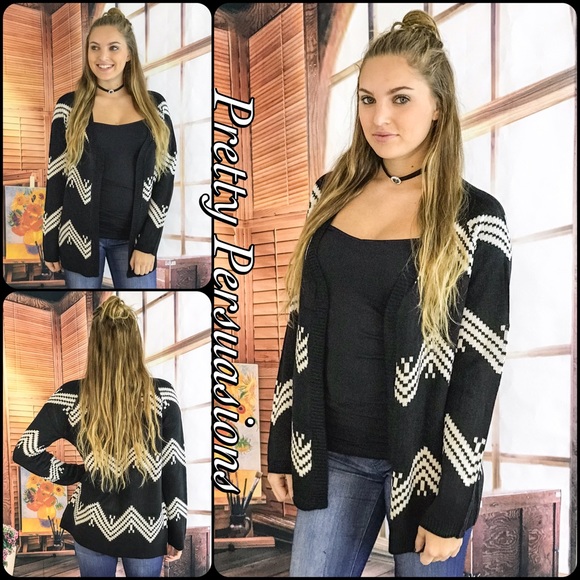 Slouchy Black & White Chevron Knit Cardigan - Picture 2 of 4