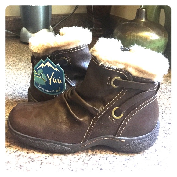 Girls boots