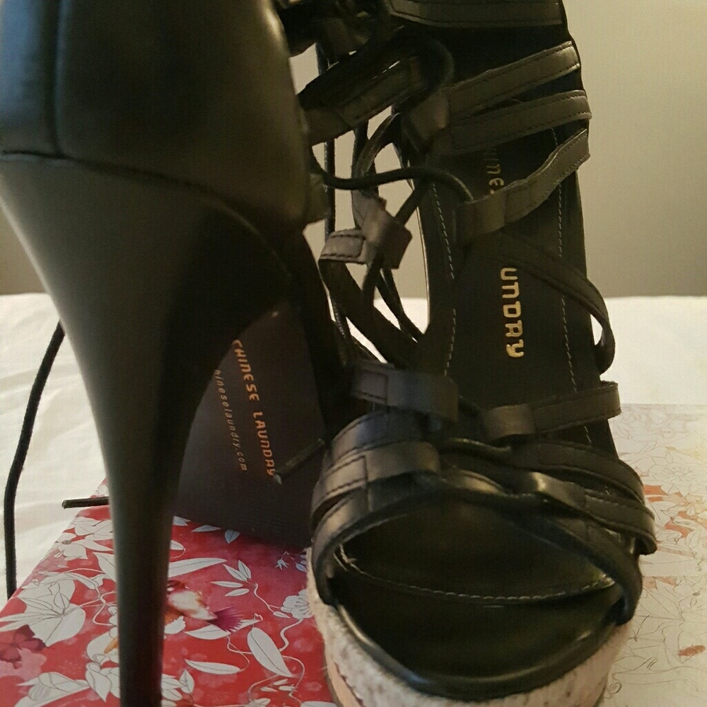 Black stiletto strappy heels- Make me an offer - Picture 3 of 4