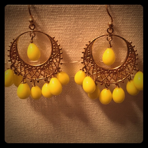 Drop/dangle earrings