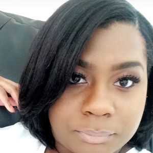 Meet your Posher, Elaina