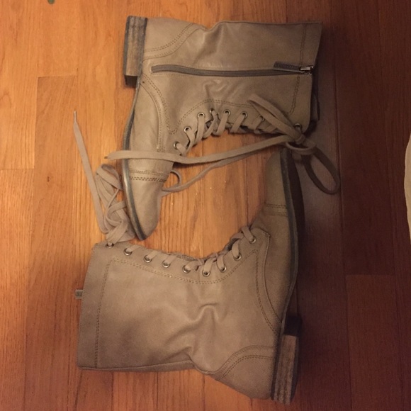 lace up boots