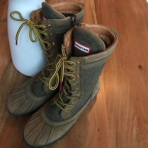 Hunter Winter Boots in Olive