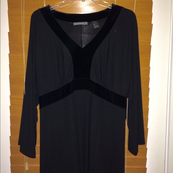 CCO! Liz Clairborne black top with velvet trim - Picture 1 of 4
