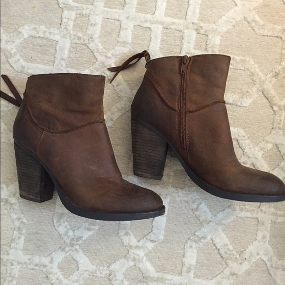 Steve Madden brown booties