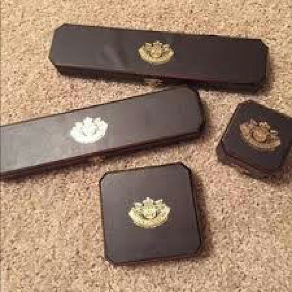 ISO of empty juicy couture boxes needed - Picture 2 of 4