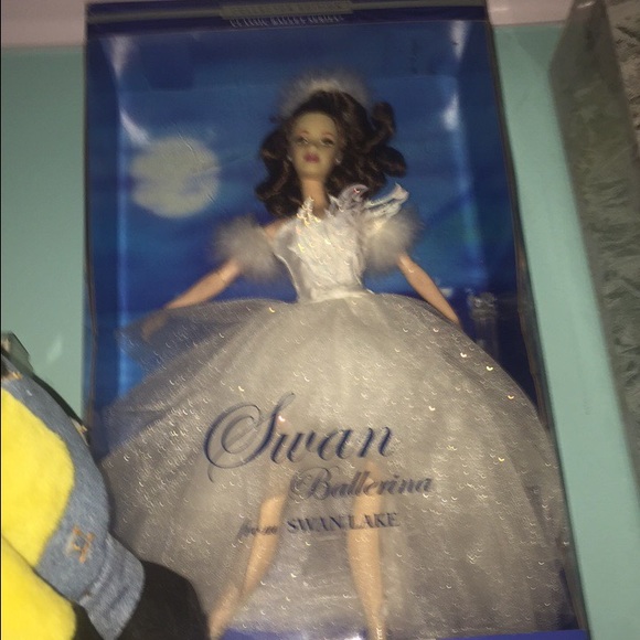 Classic Barbie as swan 2002