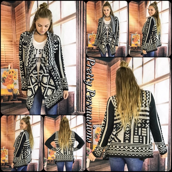 SOLD OUT‼️Black & White Tribal Cascading Cardigan - Picture 4 of 4