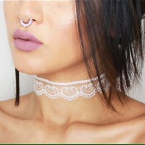 Vintage white lace choker necklace