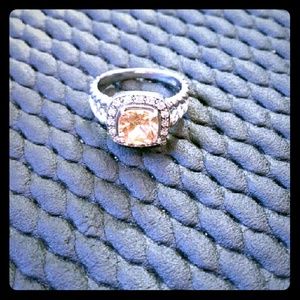 BEAUTIFUL RING size 8