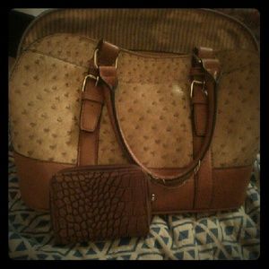 LARGE TAN PURSE AND MATCHING WALLET