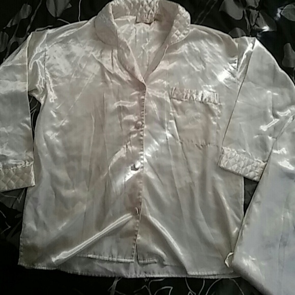 Victoria's Secret Other - White silky Victoria's Secret pjs