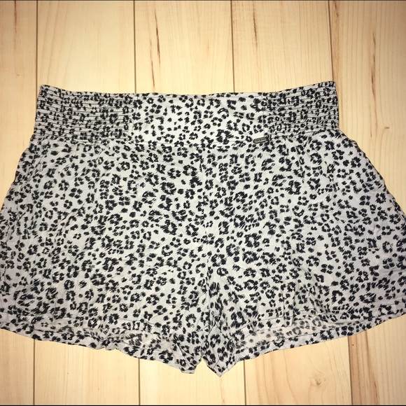 Guess shorts