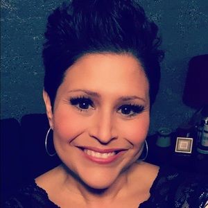 Meet your Posher, Carrie