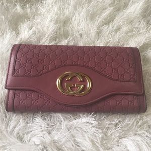 Gucci wallet in dusty pink