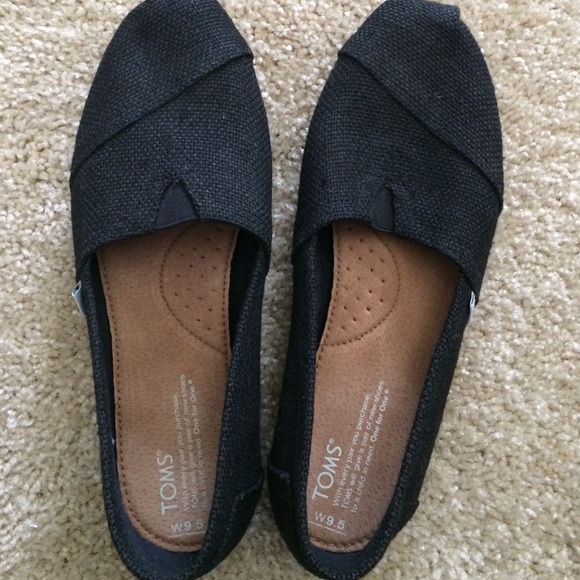 NWOT Women's black burlap Toms
