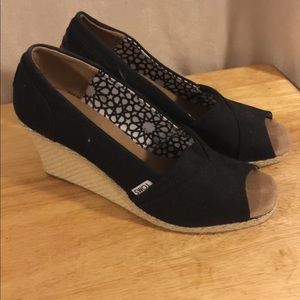 Toms black canvas wedges