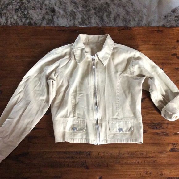 Super cuter short zip up lightweight jacket