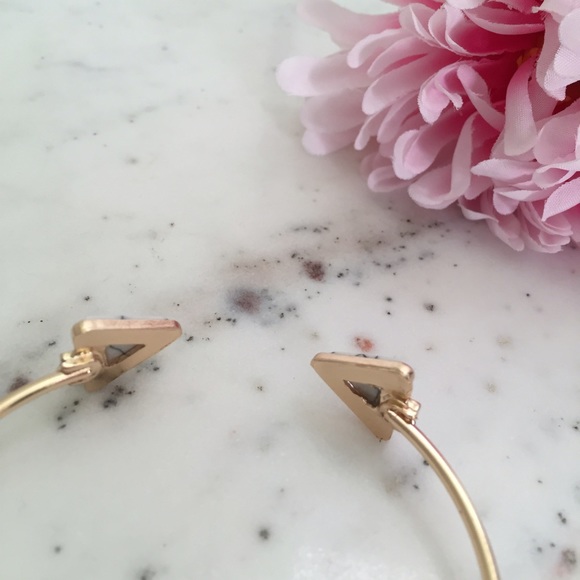 "Lucy" Bracelet || White Marble Triangle - Picture 3 of 6