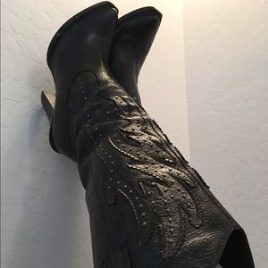 Women's cowboy boot heels, rock and roll!!!