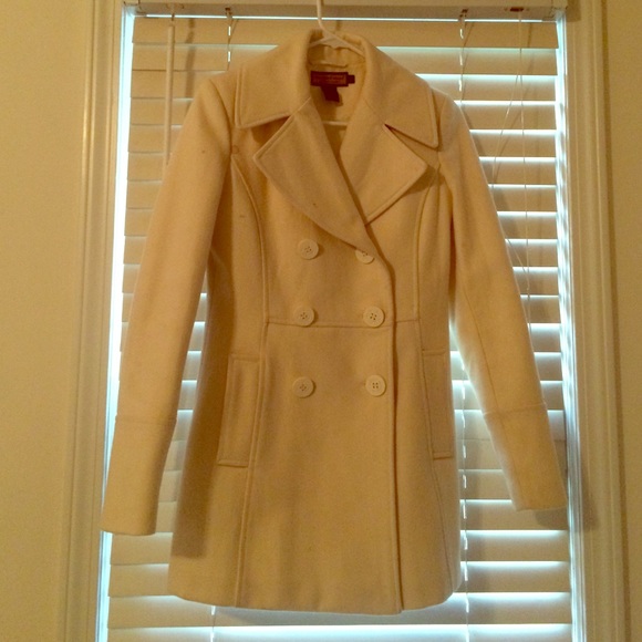 Vineyard vines double breasted pea coat white