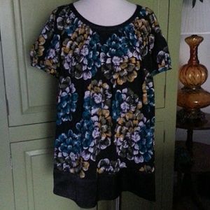 Daisy Fuentes Bold Floral Top