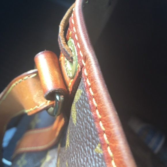 SOLD SOLD SOLD Extra pics of top of LV