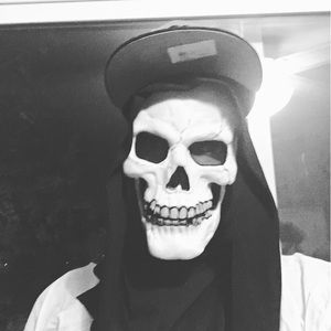 Meet your Posher, Dee