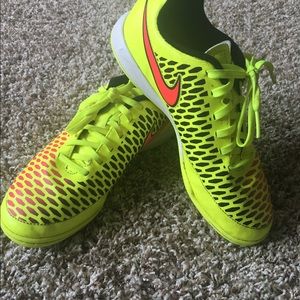 Indoor soccer shoes youth size 5