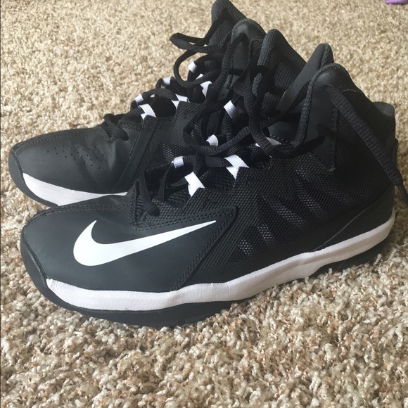 Nike basketball shoes size youth 5