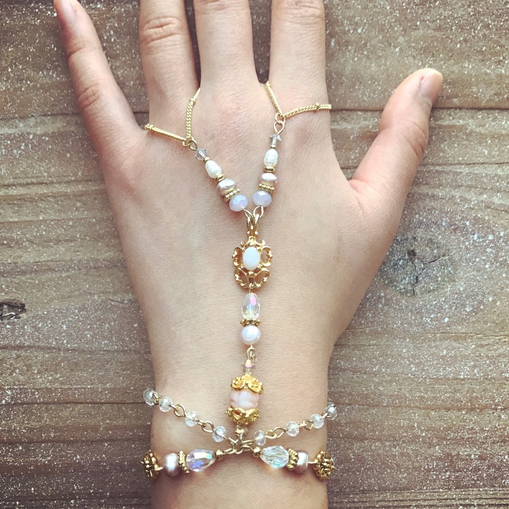 ‼️SOLD‼️Luna Life Opal Hand Chain