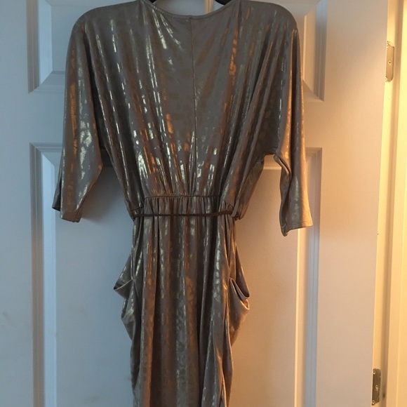 Gold tone dress - Picture 3 of 3