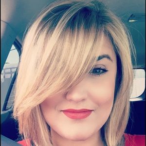 Meet your Posher, Caroline