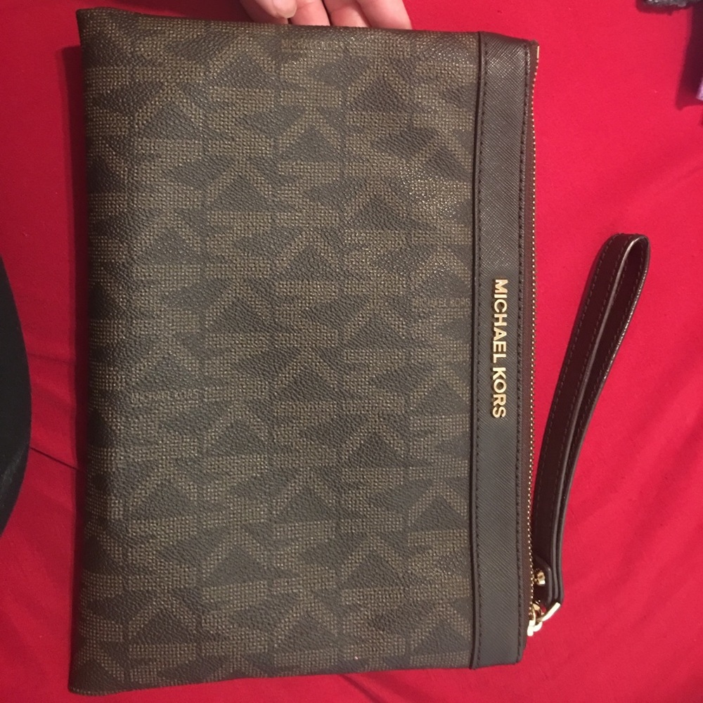 Large Michael kors clutch