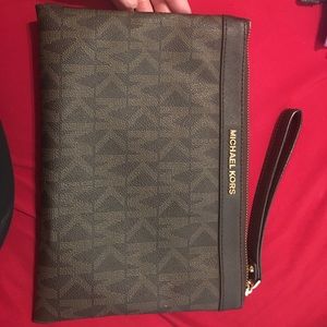 Large Michael kors clutch