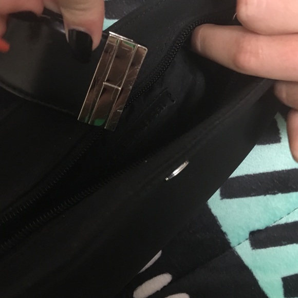 Black tommy purse - Picture 3 of 4