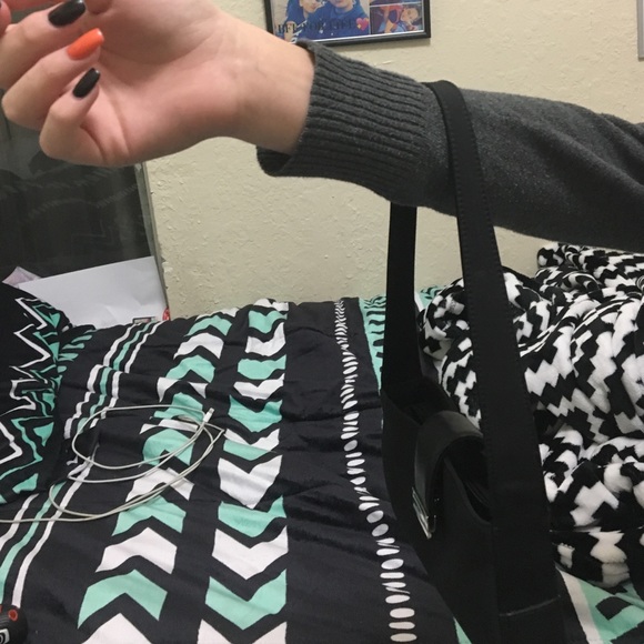 Black tommy purse - Picture 4 of 4