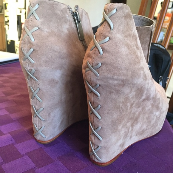 Dolce Vita platform booties - Picture 1 of 3
