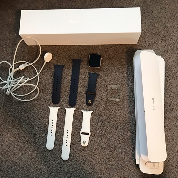 Apple Watch ⌚️ - Picture 1 of 1