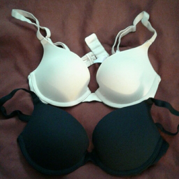 Pink victoria bras. Bought on here but to small.