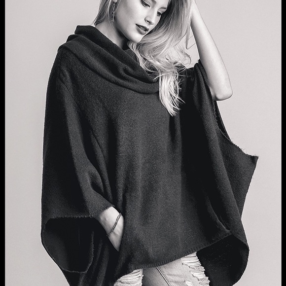 New Arrival~ Comfy Chic Sweater Poncho🍃 - Picture 2 of 4