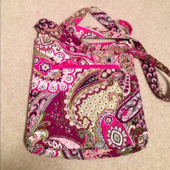Vera Bradley Hipster Very Berry Paisley - Picture 2 of 4