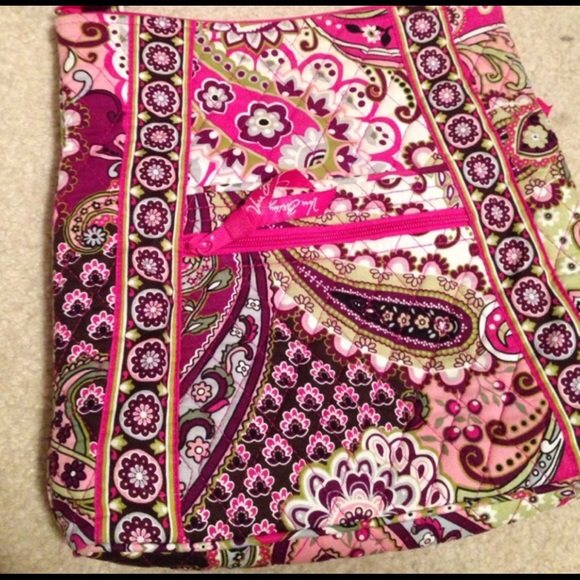 Vera Bradley Hipster Very Berry Paisley - Picture 3 of 4
