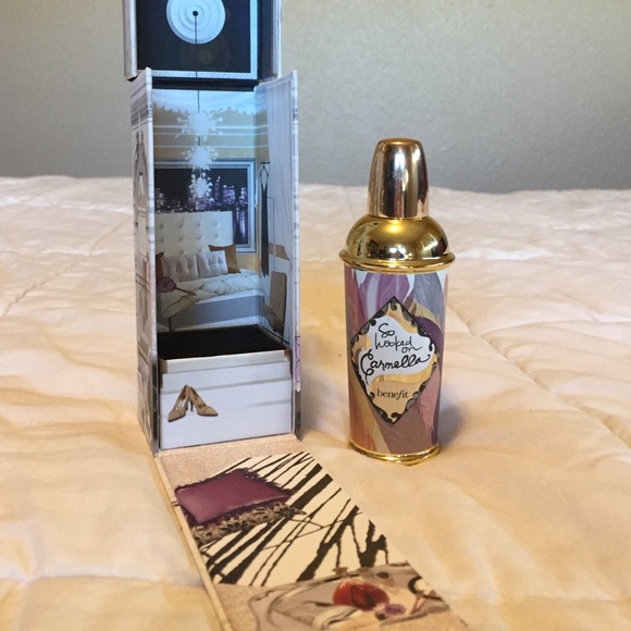 SO HOOKED ON CARMELLA PERFUME
