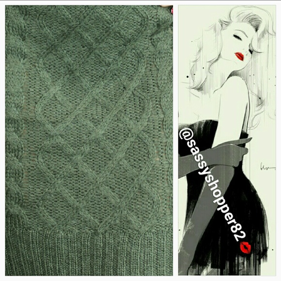 GONE💋"OLIVIA" Cable knit sweater dress NWT - Picture 4 of 4